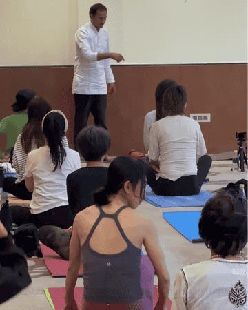 Pranayama explanation by yoga ayurveda school nepal| master-hemu-masant